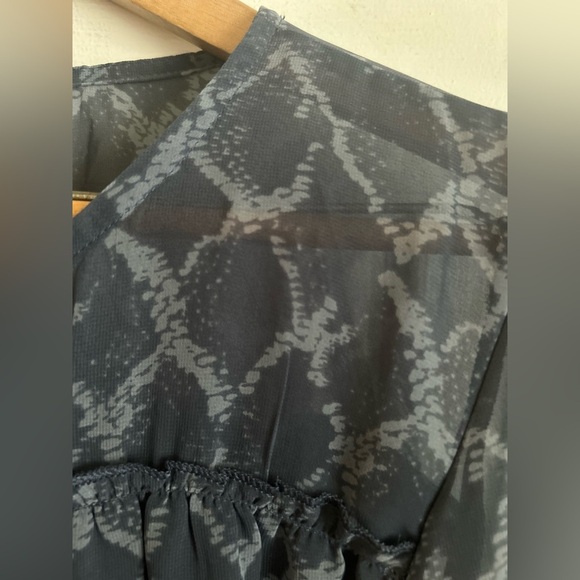 Dorothy Perkins flounced blouse - Picture 6 of 9